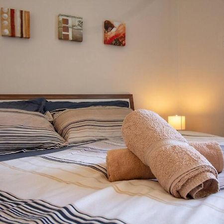 Saint Julian's Modern Apt In The Heart Of Maltese Nightlife מראה חיצוני תמונה