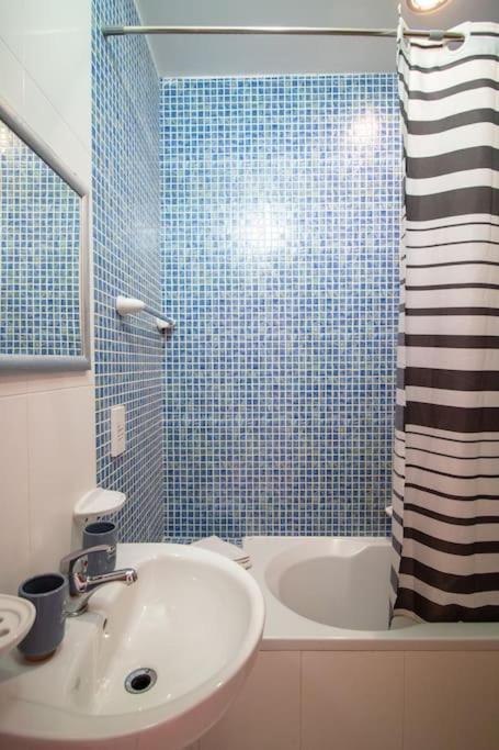 Saint Julian's Modern Apt In The Heart Of Maltese Nightlife מראה חיצוני תמונה